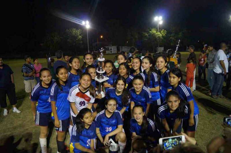 SECUNDARIA GENERAL No. 5, ganadores del fútbol femenil categoría Intersecundarias.