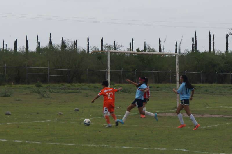 CARLOS CARDENAS, registró un gol por el cuadro naranja. 