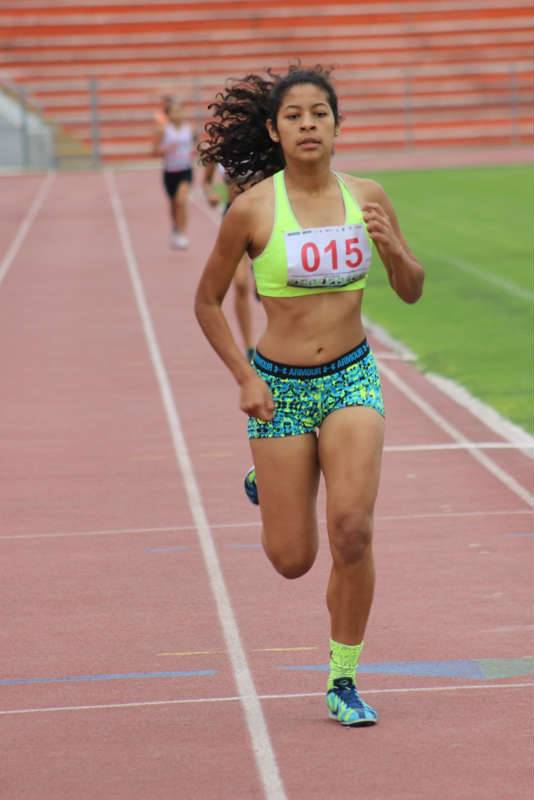NUEVO LAREDO, ganó los relevos femenil 4x100 metros planos, Matamoros segundo. 
