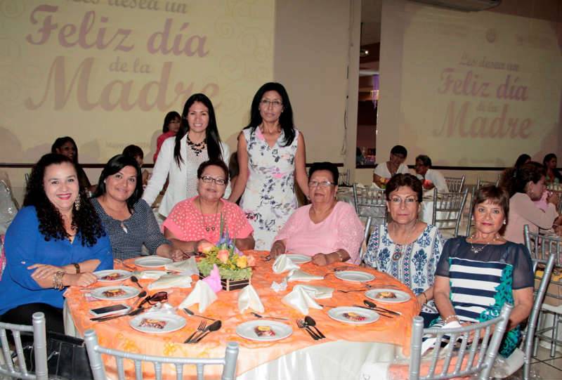 La celebración del Día de las Madres, representa un día muy especial para la UAT.