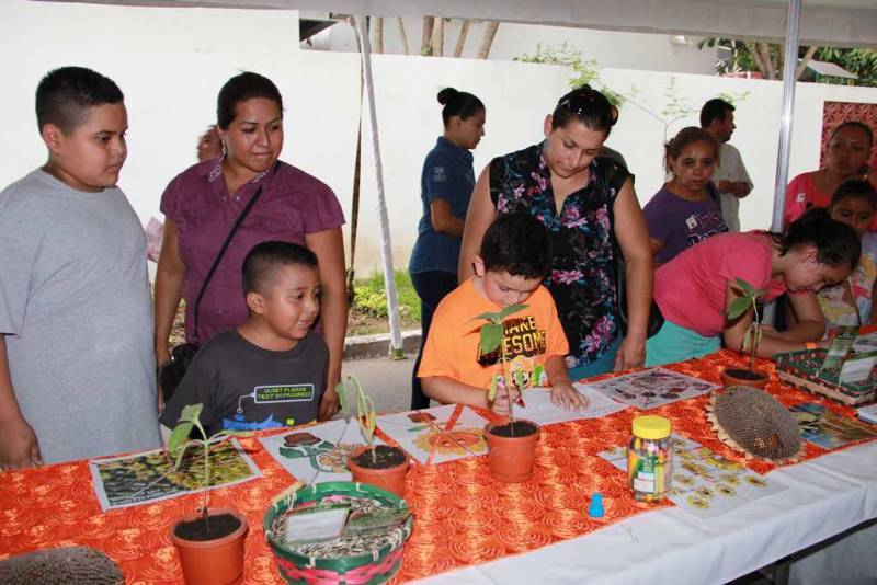 El evento realizado en el Paseo Pedro José Méndez congregó a las familias y a cientos de niños. 