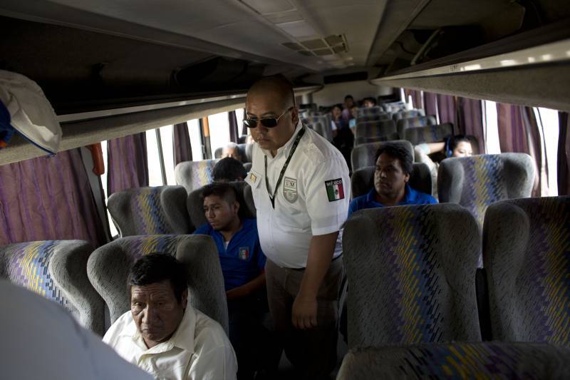 La PGR confirmó el rescate de cuatro de los secuestrados en autobús que salió de Nuevo Laredo.