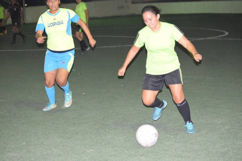 leydis-soccer-y-ineda-disputaran-la-final-de-fut-femenil-6