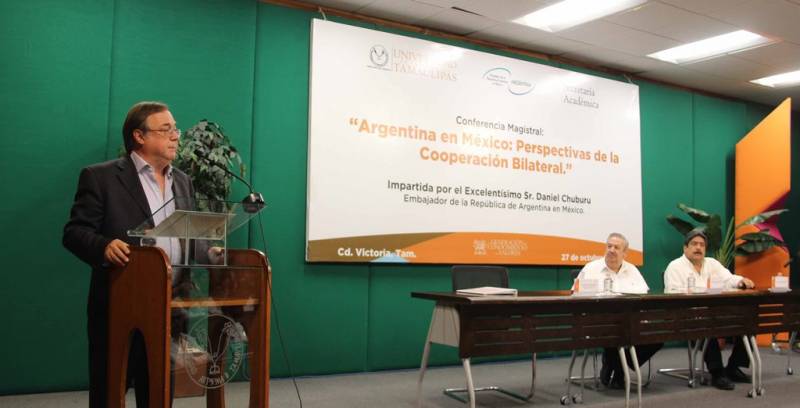 El Embajador de Argentina en México, Daniel Chuburu, hizo una cordial visita a la UAT.