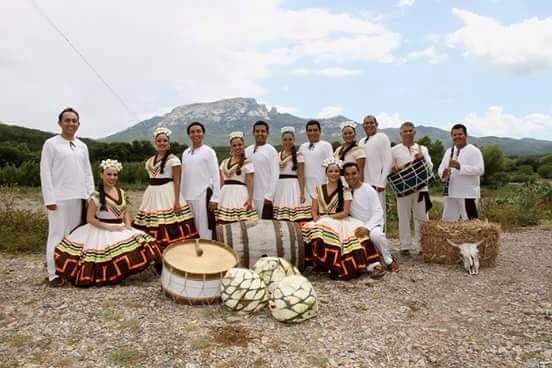 POR LAS FILAS del Conjunto Típico Tamaulipeco, han pasado más de 200 bailarines y más de 100 músicos. 