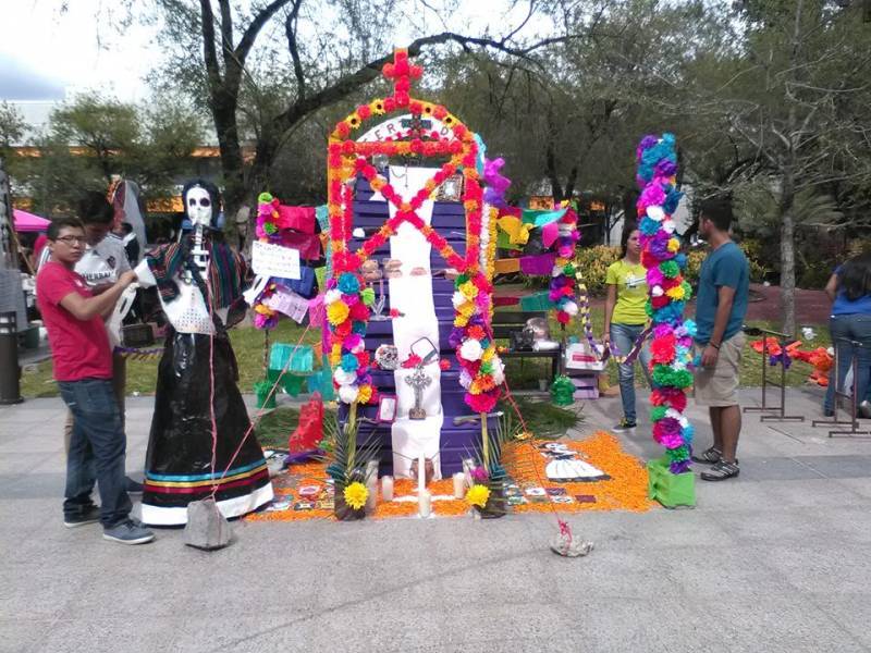 EN EL EVENTO también hubo concurso de Catrinas. 