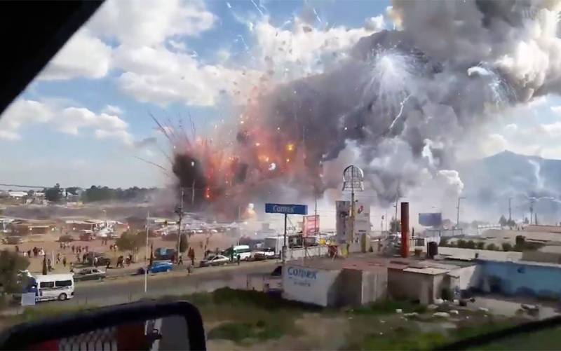 El momento de la explosión fue captado por un dron y difundido en redes sociales.