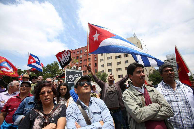 Cubanos se reunieron en el último adiós al lider revolucionario.