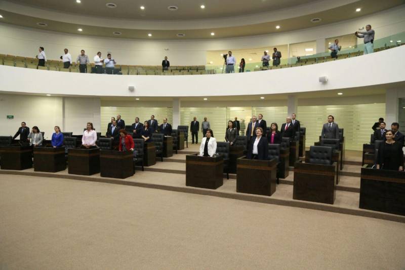 Los legisladores llevaron a cabo la clausura del primer periodo ordinario de sesiones. 