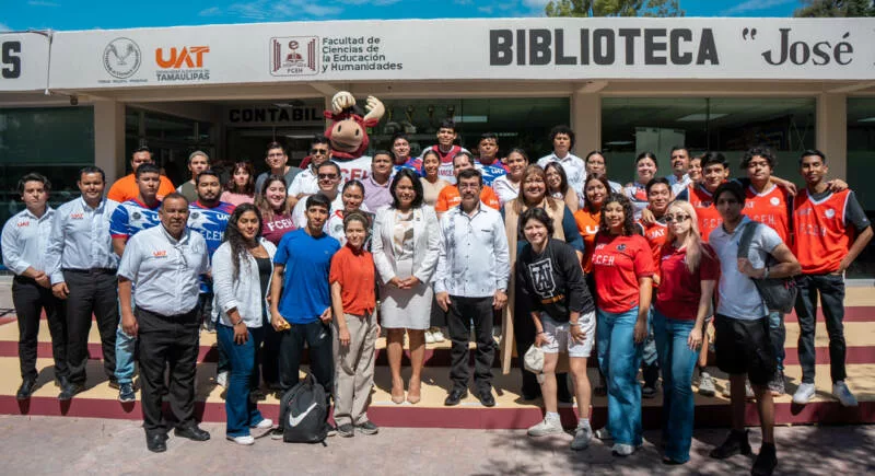 Entrega rector equipamiento en la Facultad de Ciencias de la Educación y Humanidades