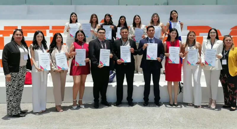 Reciben 17 médicos egresados de la UAT el premio nacional CENEVAL