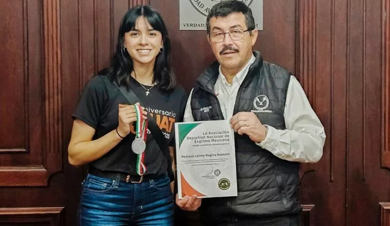 Regina y Brandon emprenden viaje al mundial de esgrima en Europa