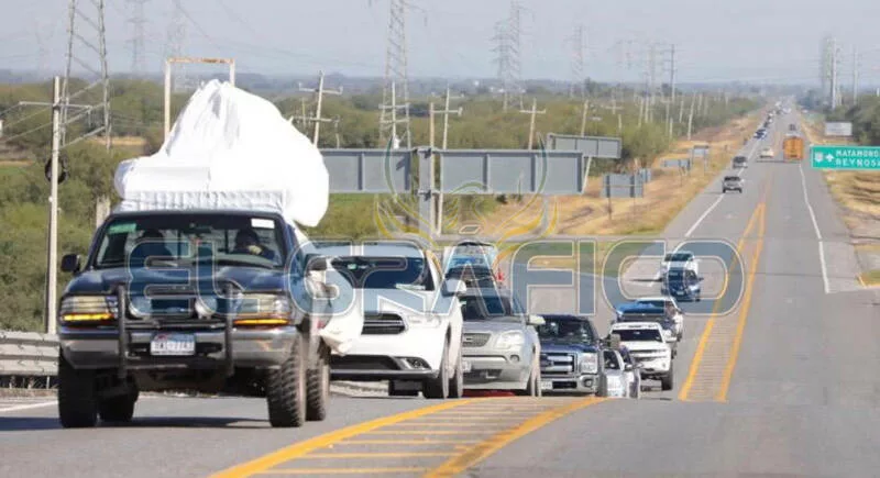 Vacacionistas salen a carreteras