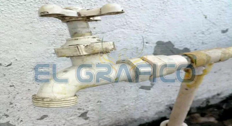 Colonias padecen por suspensión de suministro de agua