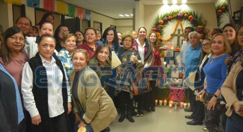 SUTSPET promueve la tradición del Día de Muertos con altar en honor a los difuntos
