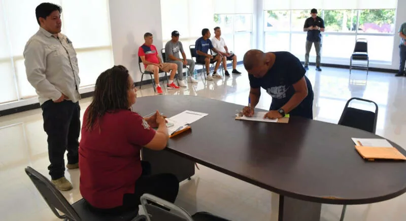 Presentan custodios penitenciarios  evaluación de aptitud física para promoción de grados