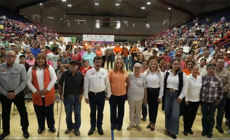 “Lentes con Corazón” reafirma vocación humanista de la UAT