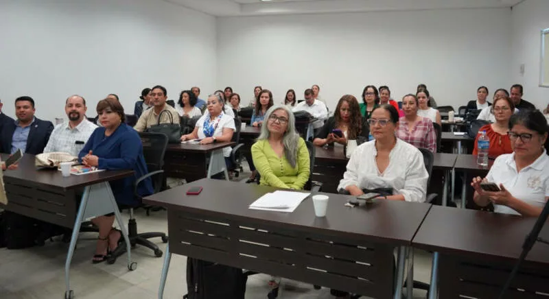 Capacita CRETAM a docentes para formar nuevos líderes educativos