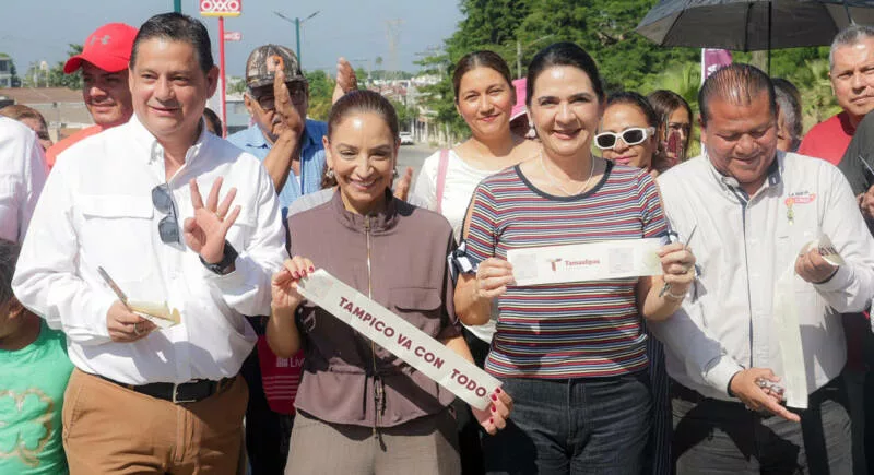 Mónica Villarreal entrega nueva obra de pavimentación