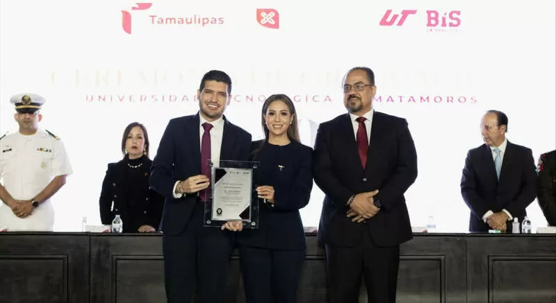Beto Granados felicita a los nuevos profesionistas de la Universidad Tecnológica de Matamoros