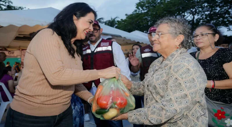 Encabeza Mónica Villarreal nueva Jornada de Bienestar en la colonia Tolteca