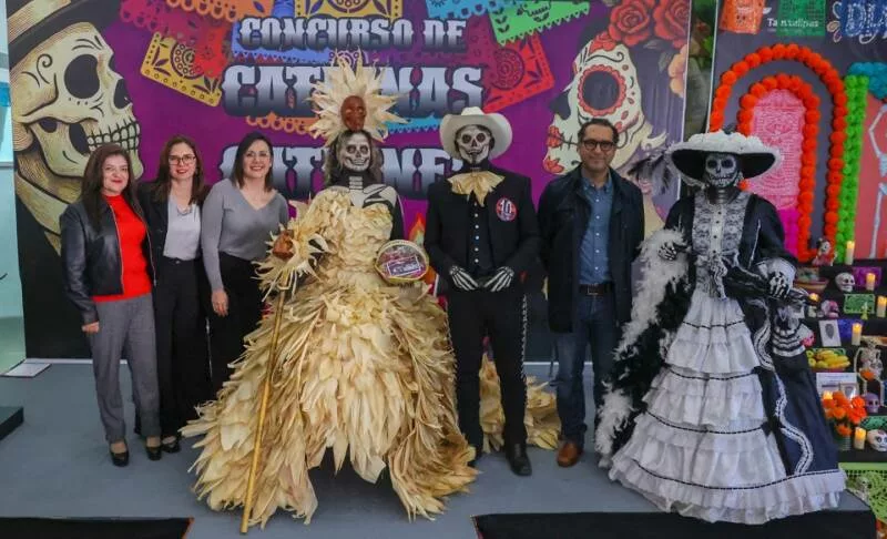 Celebra Secretaría de Administración las tradiciones mexicanas con concurso de altares, catrinas, catrines y calaveritas