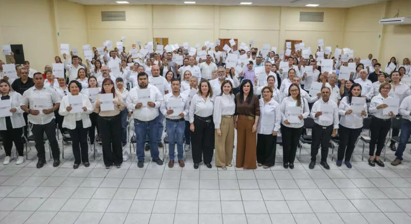 Brinda Gobierno del Estado certeza laboral a 108 servidores públicos