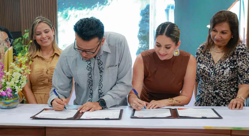 Firma SEDENER convenio con mujeres del sector energético