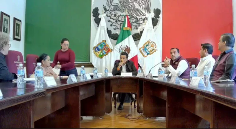 Sindica Lili García denuncia violencia institucional y abandona sesión