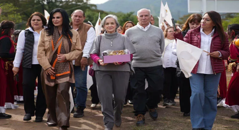 Entrega María de Villarreal las pupilas de la Virgen de la Misericordia