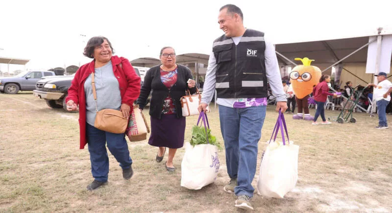 Beneficia DIF Tamaulipas a familias de González con la Feria Mercado de Alimentos