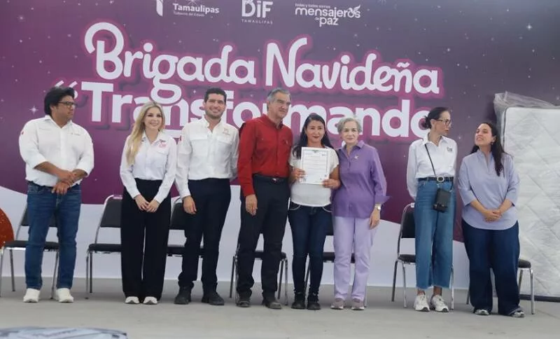 Apapachan Américo y María a las familias de Higuerillas con la Brigada Navideña Transformando Familias