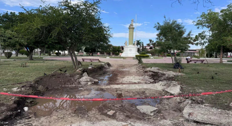 Aclara SOP alcances de trabajos en Plaza Héroes de la Independencia en Ciudad Victoria