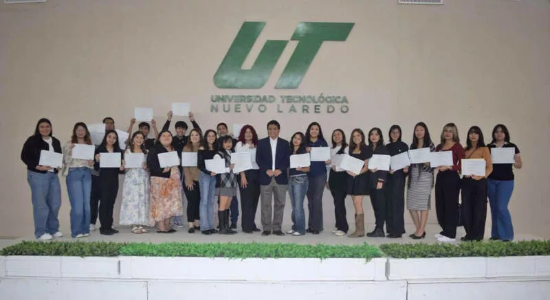 Logran jóvenes de la UTNL acreditaciones DELF que impulsan su proyección global