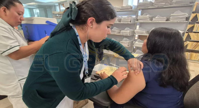 Realizan campaña de vacunación invernal