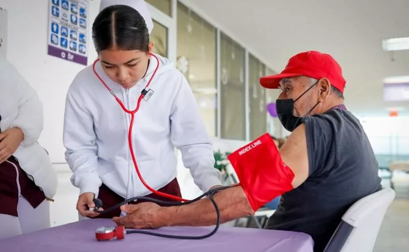 Fortalece DIF Tamaulipas la atención a personas adultas mayores con brigadas de salud
