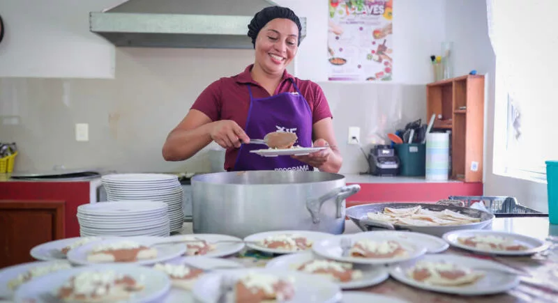 DIF Tamaulipas entrega estímulos a voluntarios de Desayunos y Comedores Comunitarios