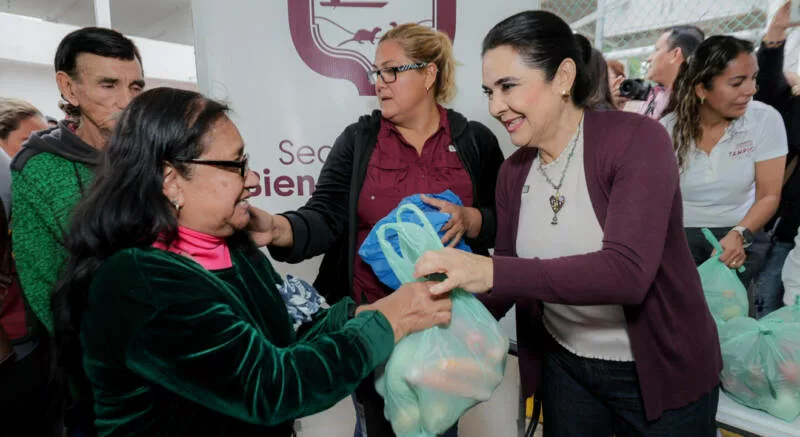 Encabeza Mónica Villarreal Jornada de Bienestar en la colonia Morelos