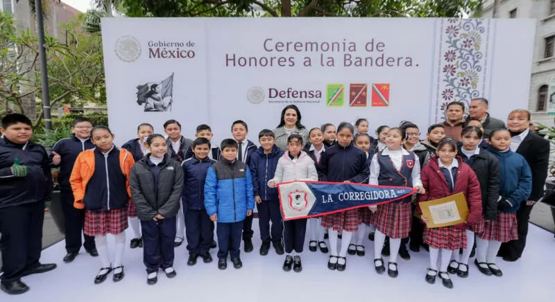 Mónica Villarreal refrenda compromiso con la educación en Tampico