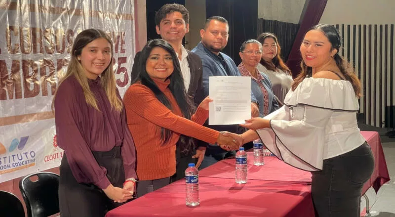 Más de 80 jóvenes se gradúan gracias al programa “Alianzas por la Juventud” del IMJUVE