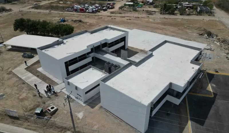 Supervisa Carmen Lilia Canturosas construcción de nueva escuela en El Progreso