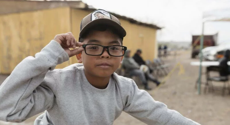 Lleva DIF Matamoros salud visual al Fraccionamiento Canadá; entregan lentes gratuitos