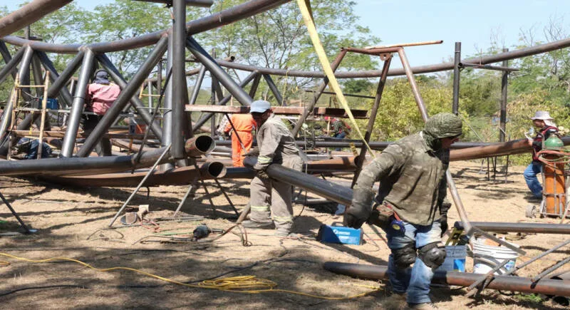 Construye Gobierno de Tamaulipas cubierta sobre concha acústica del parque Siglo XXI en Victoria