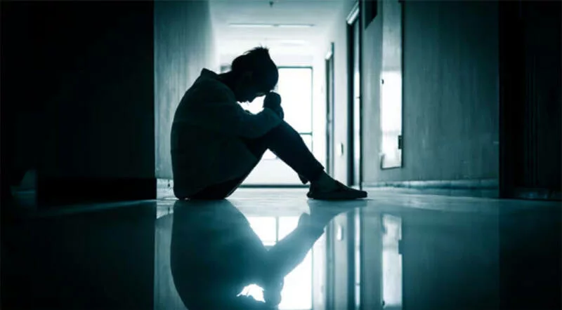 Conferencia sobre prevención del suicidio alerta sobre crisis de salud mental