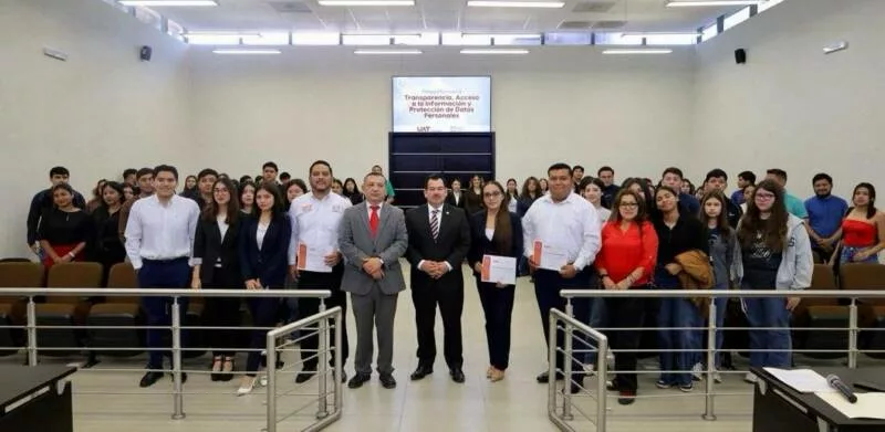 Acerca TPT protección de datos personales a alumnos de la UAT
