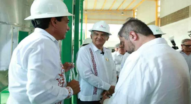 Gobernador constata avance de planta de combustibles alternativos en Altamira