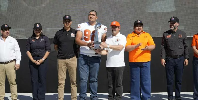 El rector Dámaso Anaya inaugura la temporada 2026 de la LUFAUAT