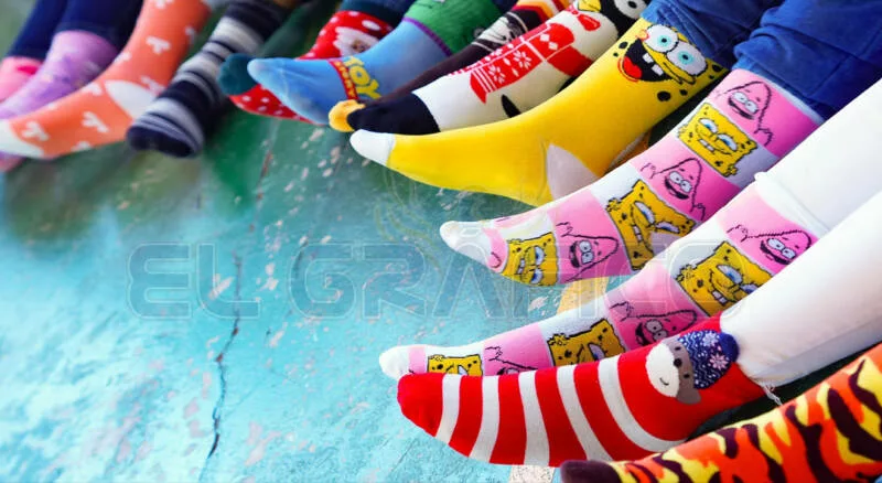 Servidores públicos participan en actividad de “calcetines disparejos” por el Día Mundial del Síndrome de Down