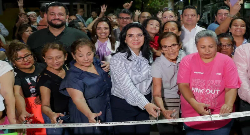 Responde Mónica Villarreal a demanda ciudadana con nueva pavimentación