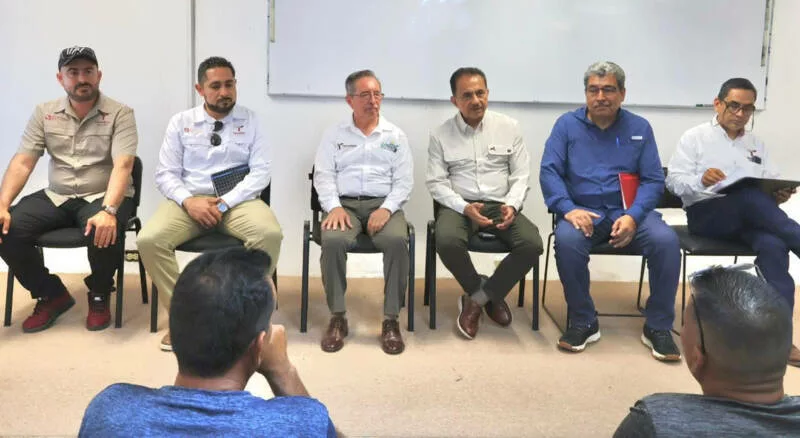 Fortalece Gobierno de Tamaulipas diálogo con pescadores de Soto la Marina